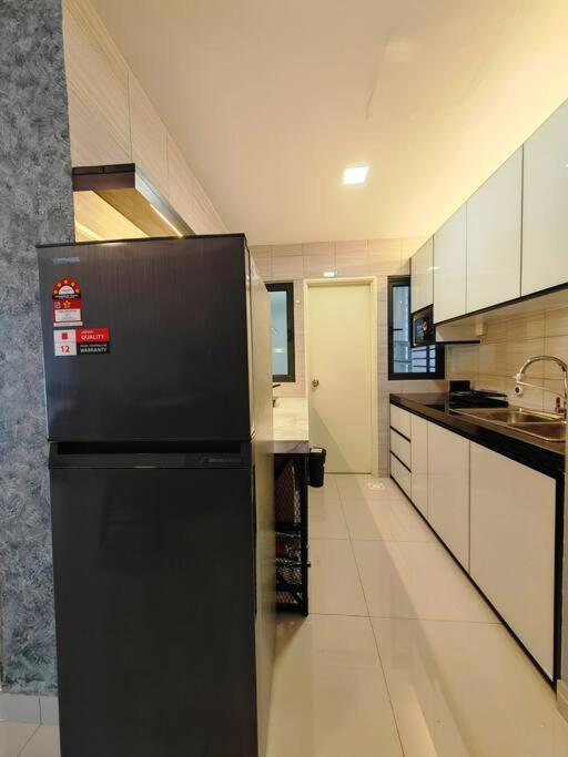 Industrial Design Simfoni 3 Bedroom W Netflix And Wi-Fi Cheras Luaran gambar