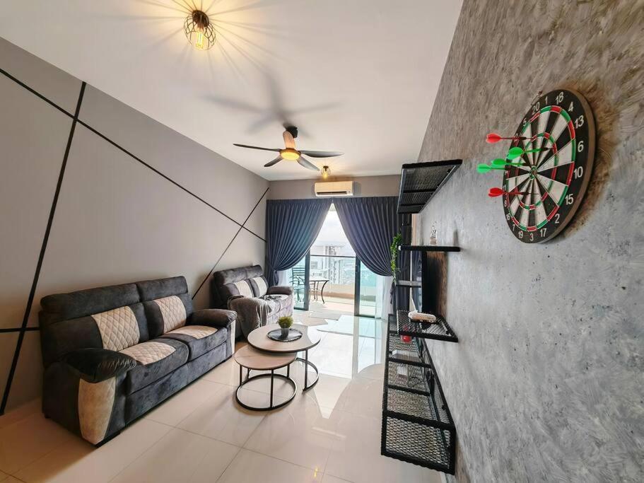 Industrial Design Simfoni 3 Bedroom W Netflix And Wi-Fi Cheras Luaran gambar